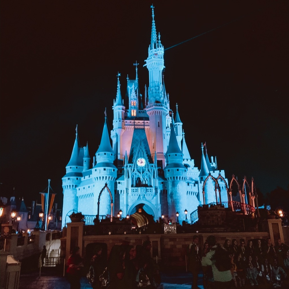 Meet your Posher, Larissa